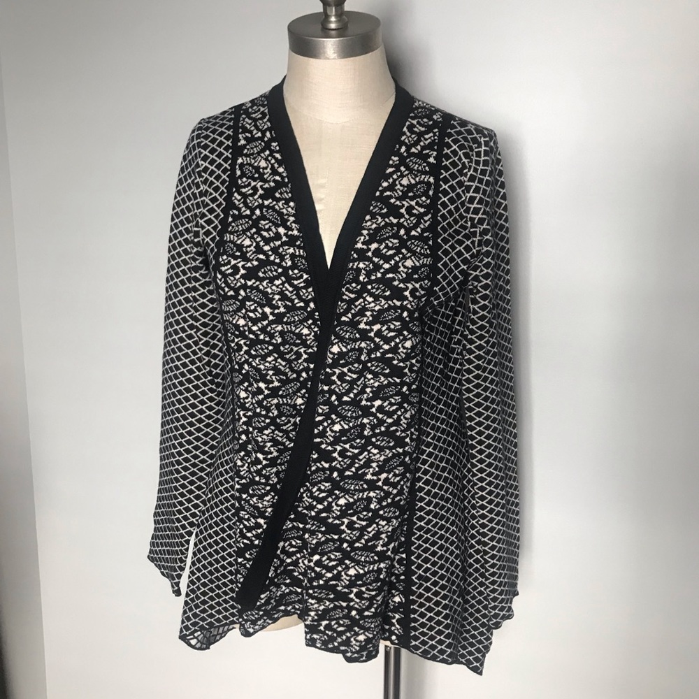 Belldini black and white open front sweater size M